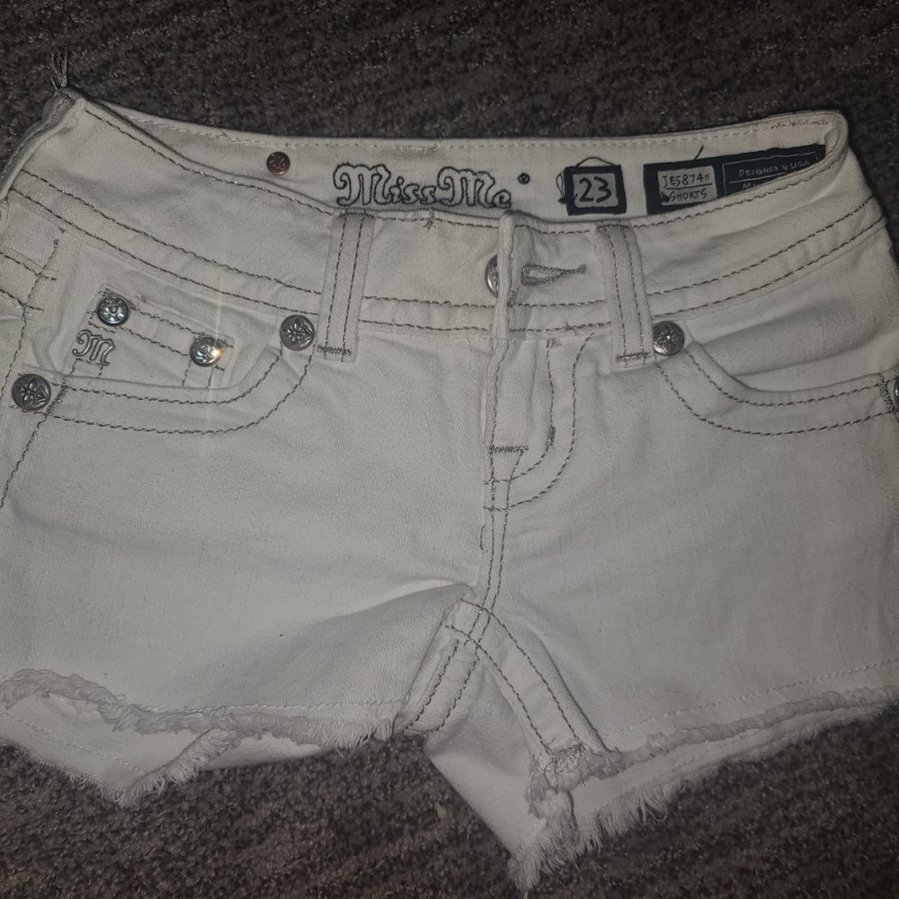 Miss Me shorts size 23 - Picture 2 of 2